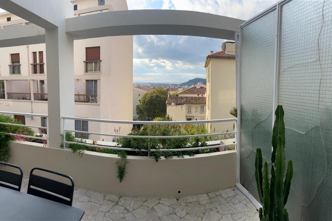 Terrasse Plein Sud - Chaleureux En Centre Ville Hyères Exteriör bild